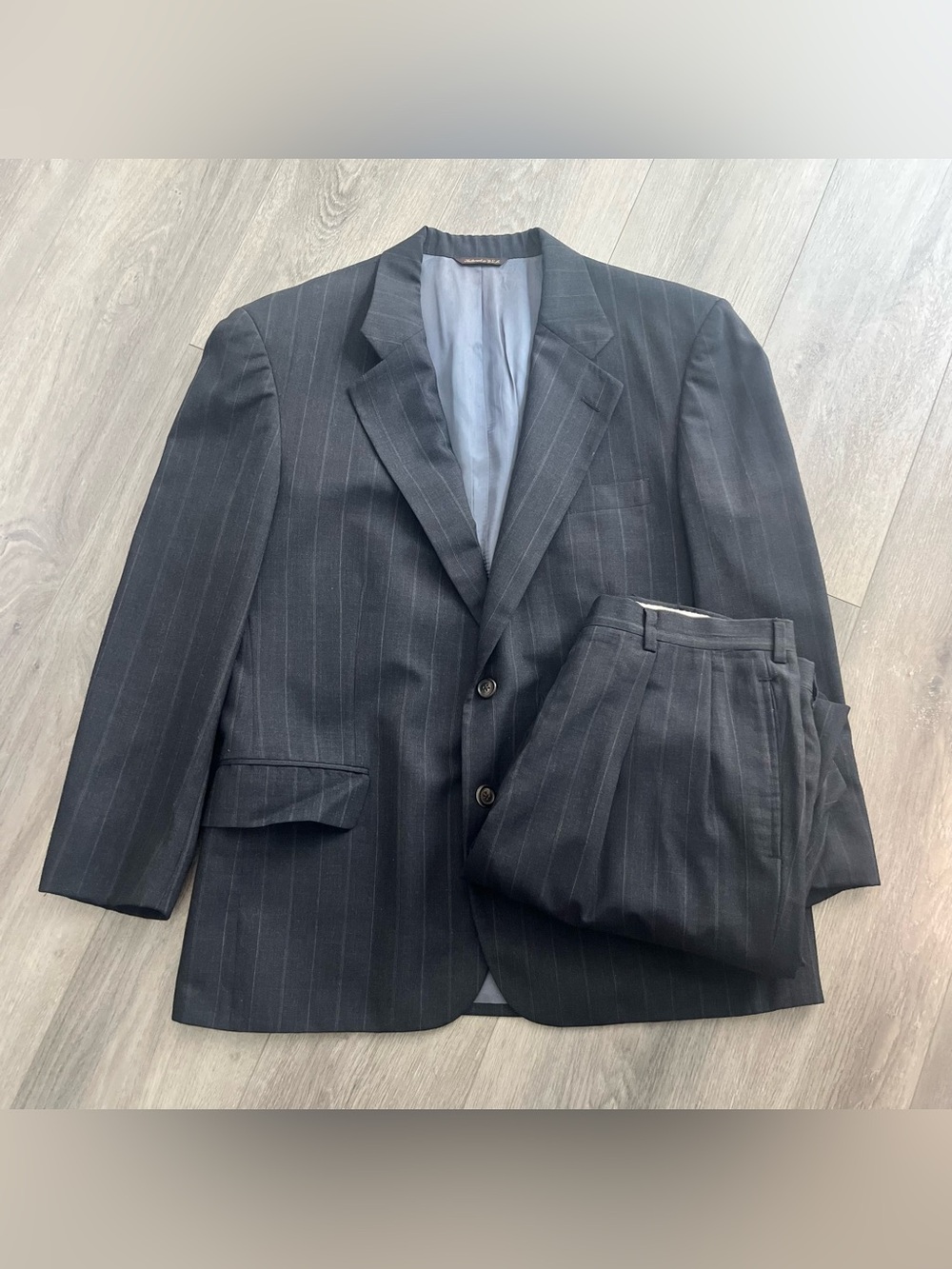 Vintage Sandhurst Club Neiman Marcus Wool Pinstripe Suit USA Approx 44R 32x27